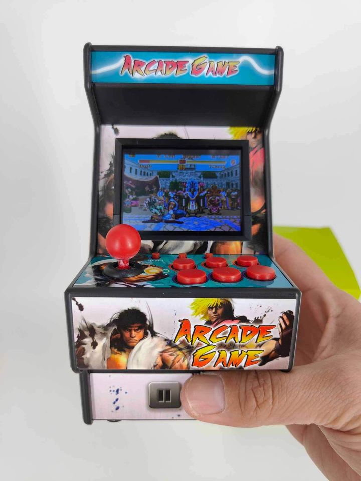 Mini Arcade 156 games in 1 Street fighter 2 mortal combat, ninja turtle etc