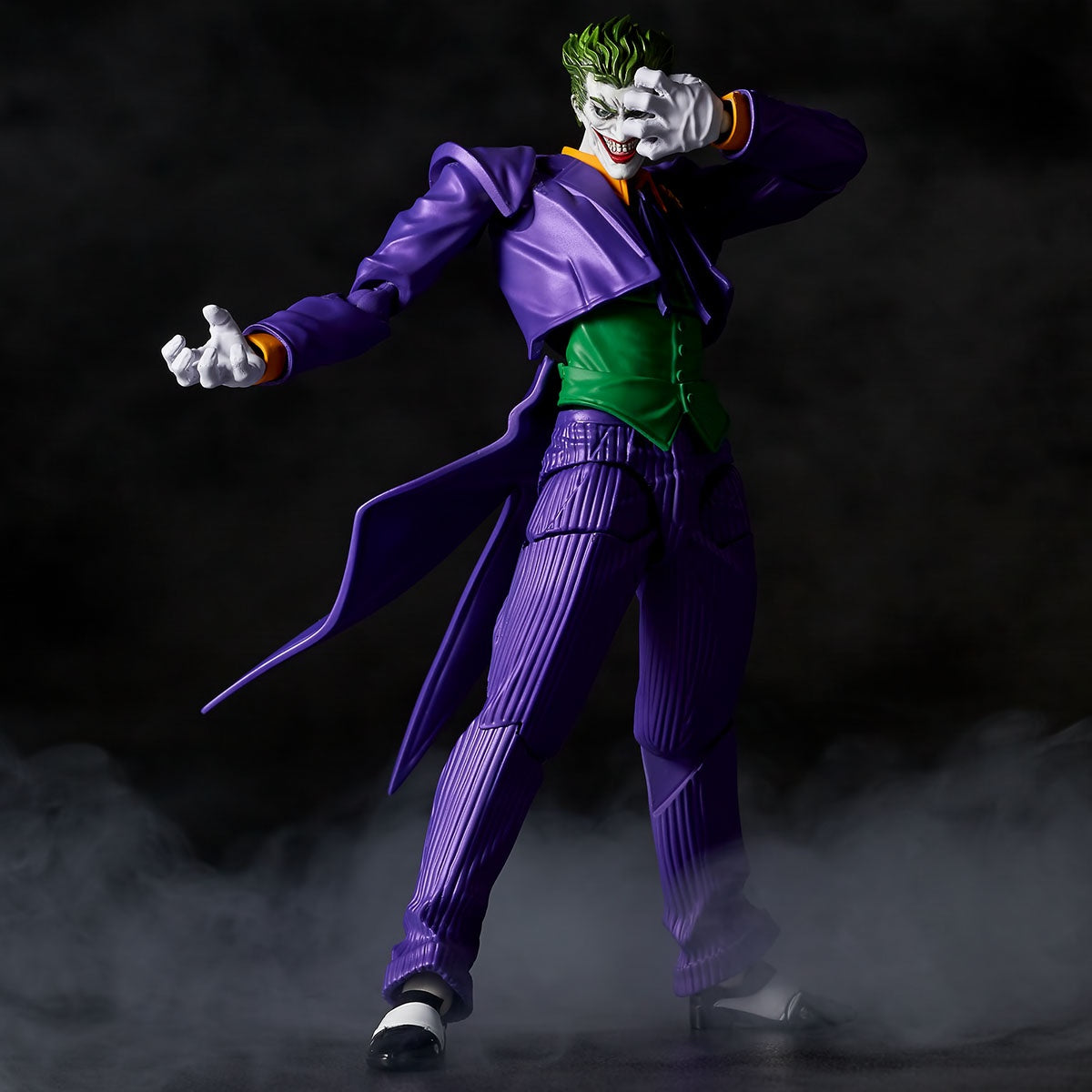 Kaiyodo Amazing Yamaguchi Revoltech Joker Action Figure – DC Comics