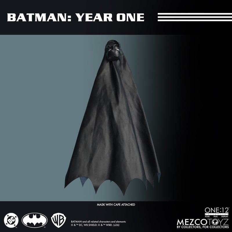 Mezco One:12 Collective Batman Year One figure Box content