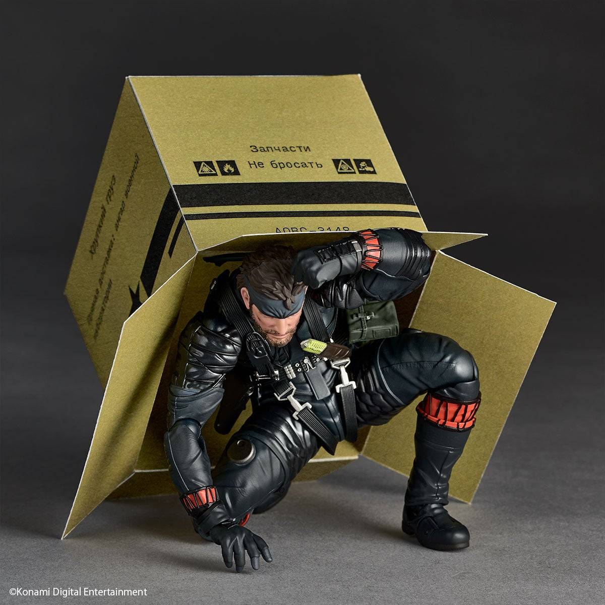 (Pre-Order) Kaiyodo Amazing Yamaguchi / Revoltech: Metal Gear Solid Delta – Snake Eater Naked Snake (Sneaking Suit Ver.) 1/12 Action Figure (Limited + Bonus)