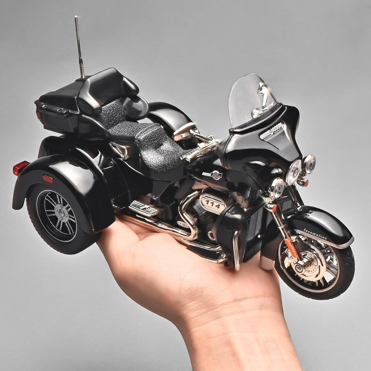 Harley-Style CVO-Inspired 1/9 Scale Diecast Motorcycle Model – Black