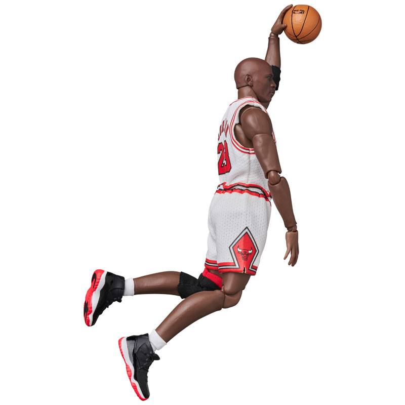 Medicom Toy MAFEX No.255 Michael Jordan (Chicago Bulls Home) 1/12 Action Figure
