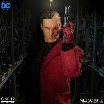 Mezco One:12 Collective – DC Comics – Two-Face action figure [Mezco Toyz]