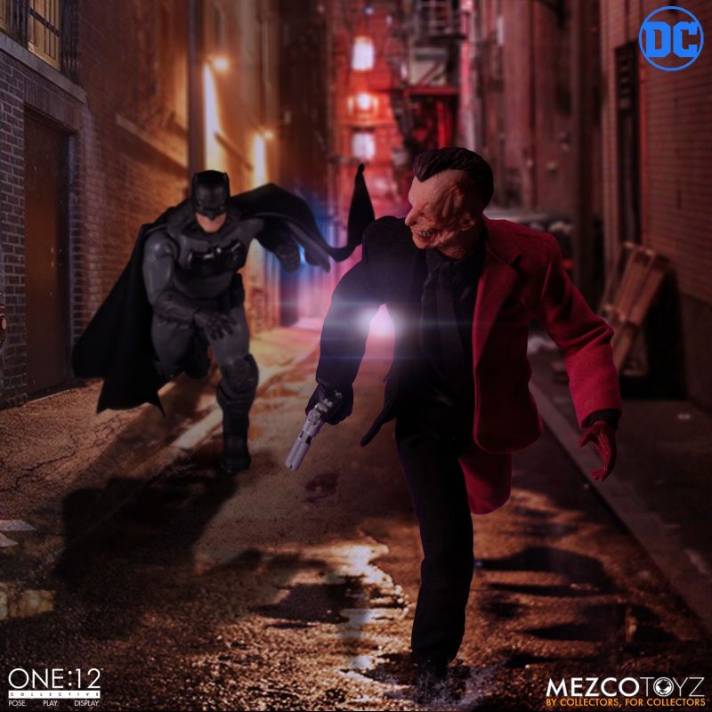 Mezco One:12 Collective – DC Comics – Two-Face action figure [Mezco Toyz]