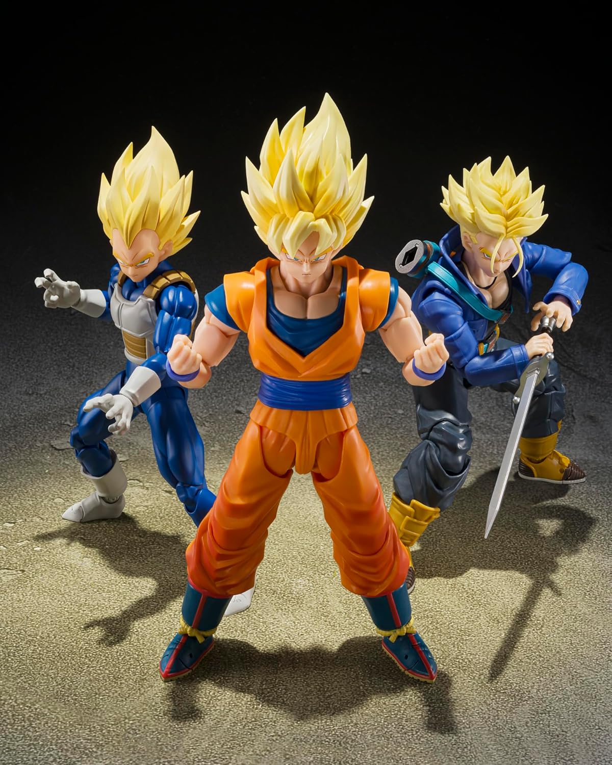 Bandai S.H.Figuarts Dragon Ball Z Super Saiyan Vegeta (Dangerous Pride) 1/12 Action Figure