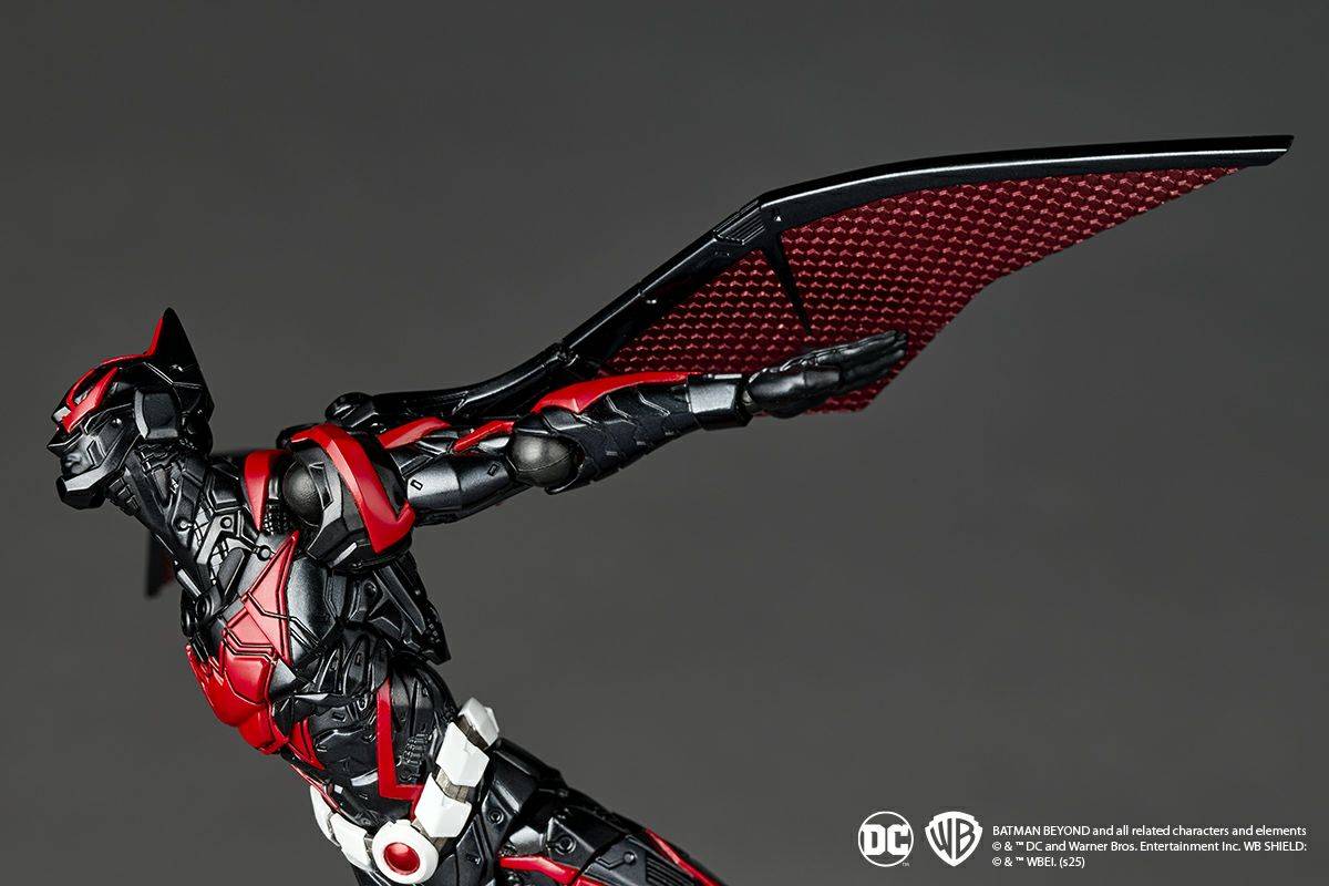 Revoltech Amazing Yamaguchi Batman Beyond (DC) 1/12 Action Figure with Bonus – Kaiyodo