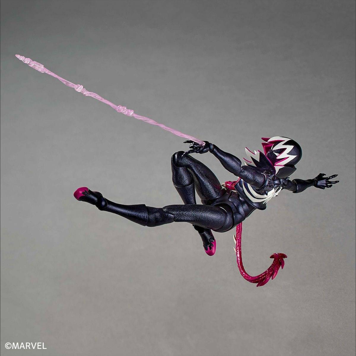 Amazing Yamaguchi / Revoltech: Spider-Gwen - Gwenom [Kaiyodo]