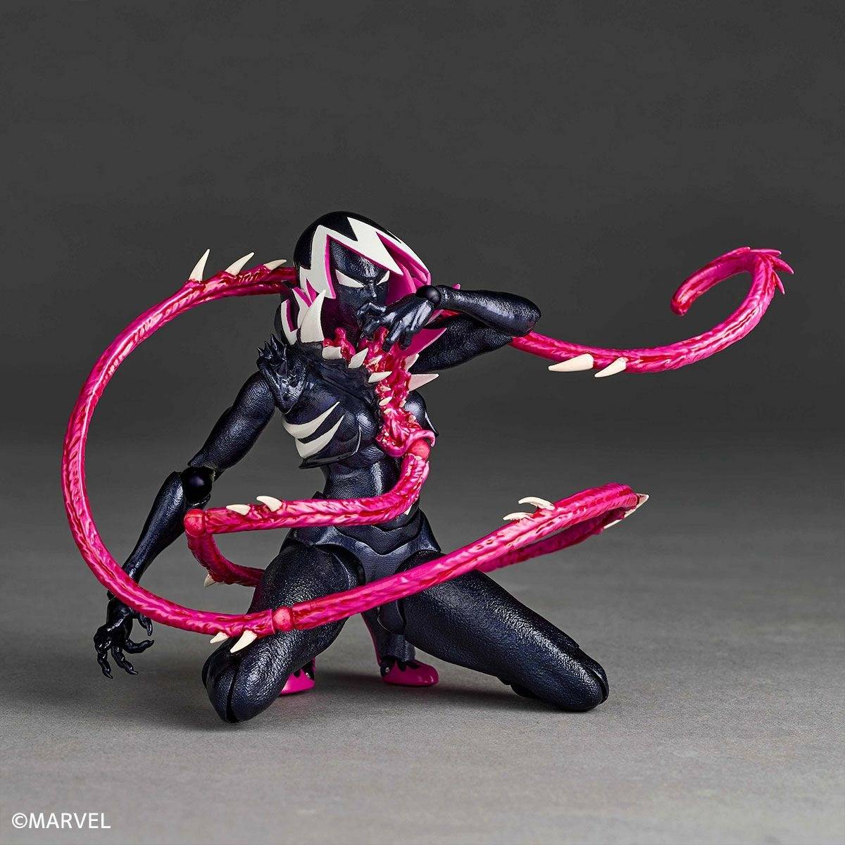 Amazing Yamaguchi / Revoltech: Spider-Gwen - Gwenom [Kaiyodo]