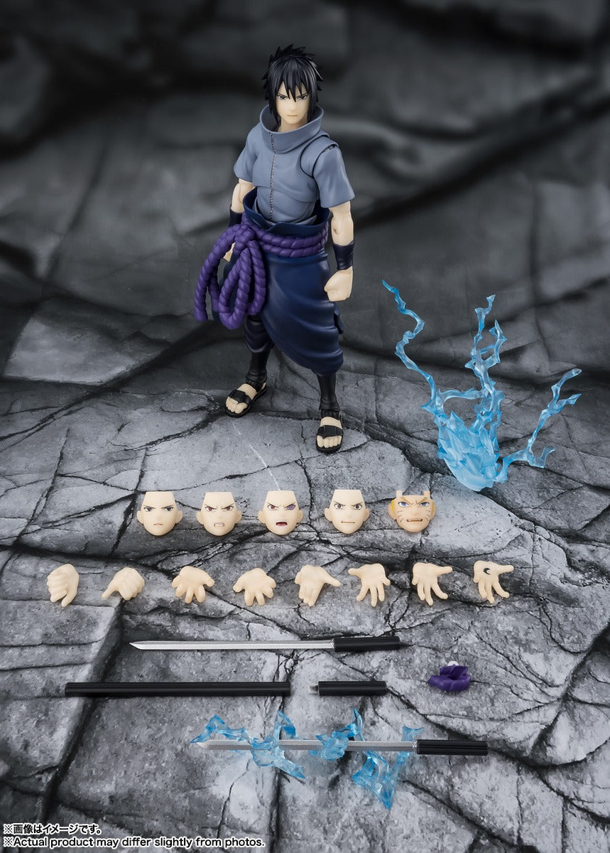 S.H.Figuarts Naruto Shippuden – Sasuke Uchiha (Solitary Shinobi) Action Figure [Bandai Spirits]