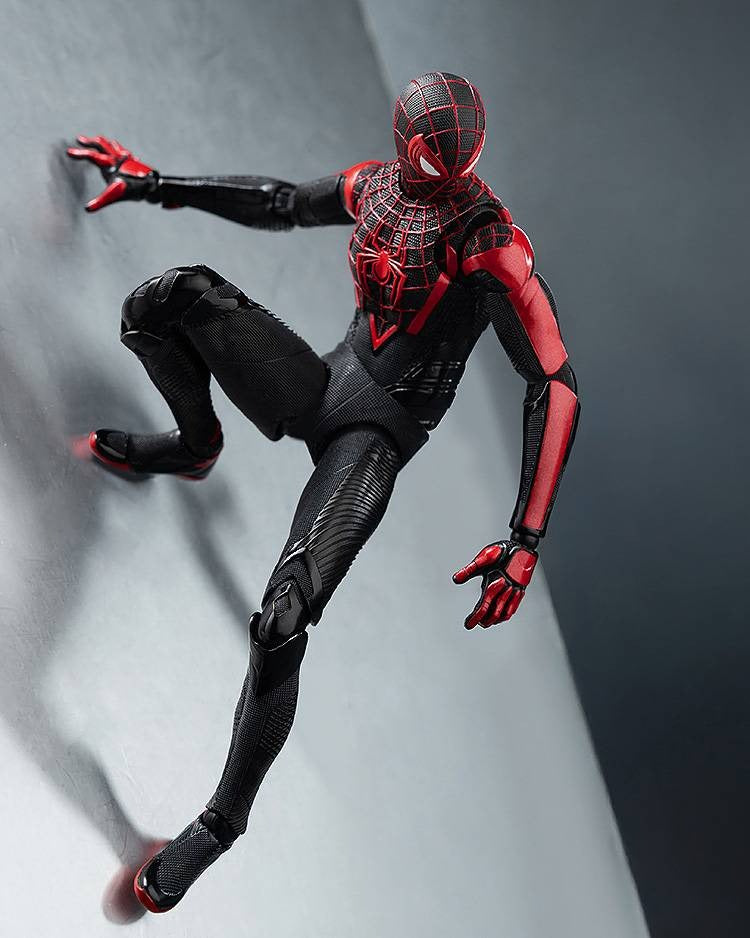 (Pre-order) threezero DLX Marvel's Spider-Man 2 - Spider-Man (Miles Morales) Upgraded Suit Version 1/12 Scale Action Figure