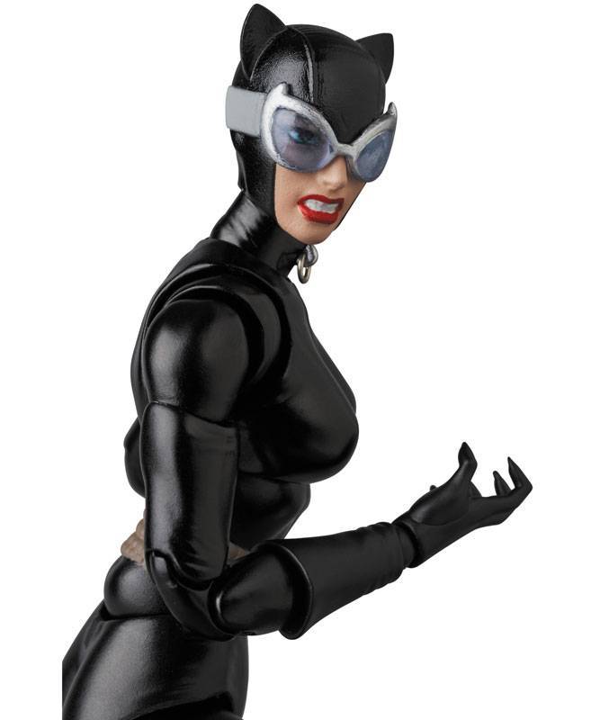 Pre-order item – MAFEX Batman: HUSH Catwoman (Reissue), 1/12 Scale Action Figure