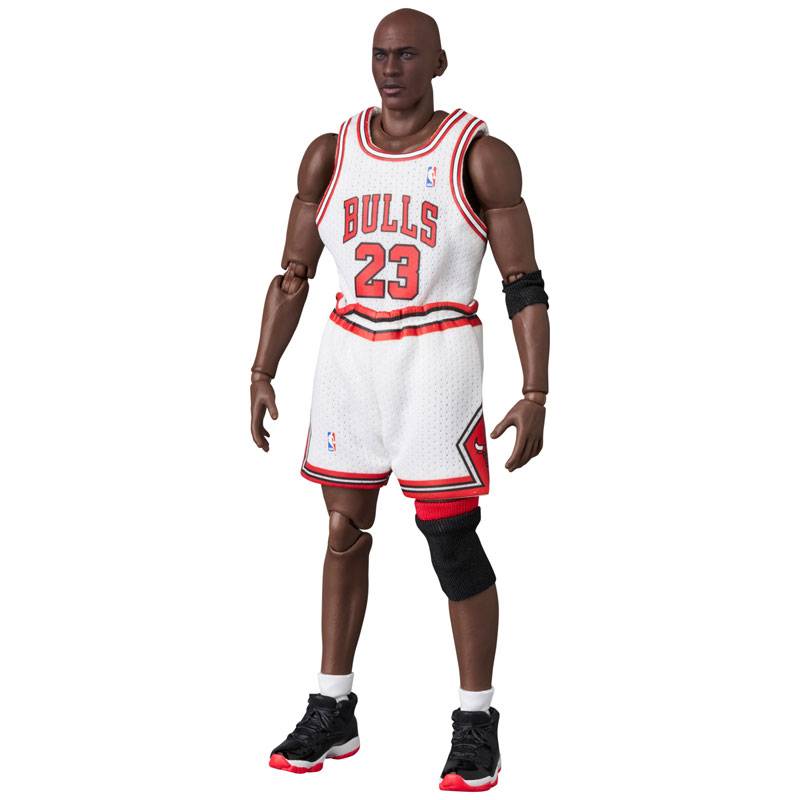 Medicom Toy MAFEX No.255 Michael Jordan (Chicago Bulls Home) 1/12 Action Figure