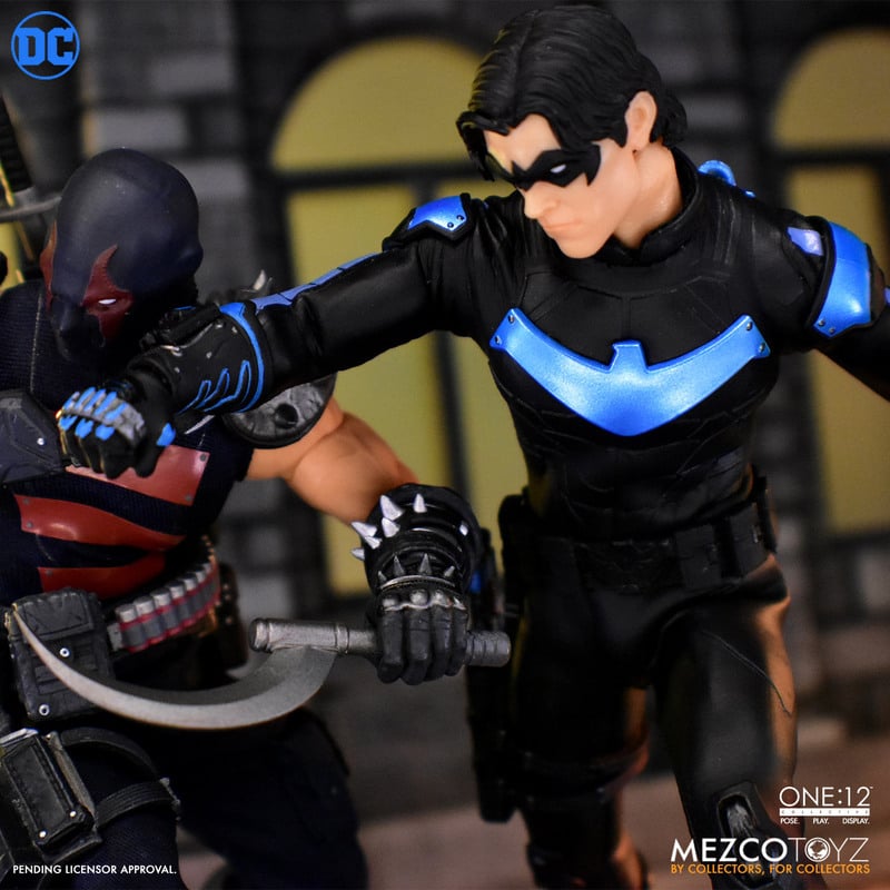 Mezco Toyz Nightwing One:12 Collective 1/12 Action Figure