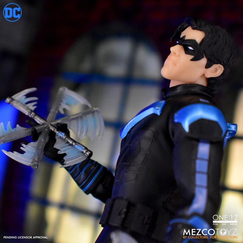 Mezco Toyz Nightwing One:12 Collective 1/12 Action Figure