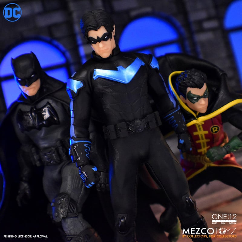 Mezco Toyz Nightwing One:12 Collective 1/12 Action Figure