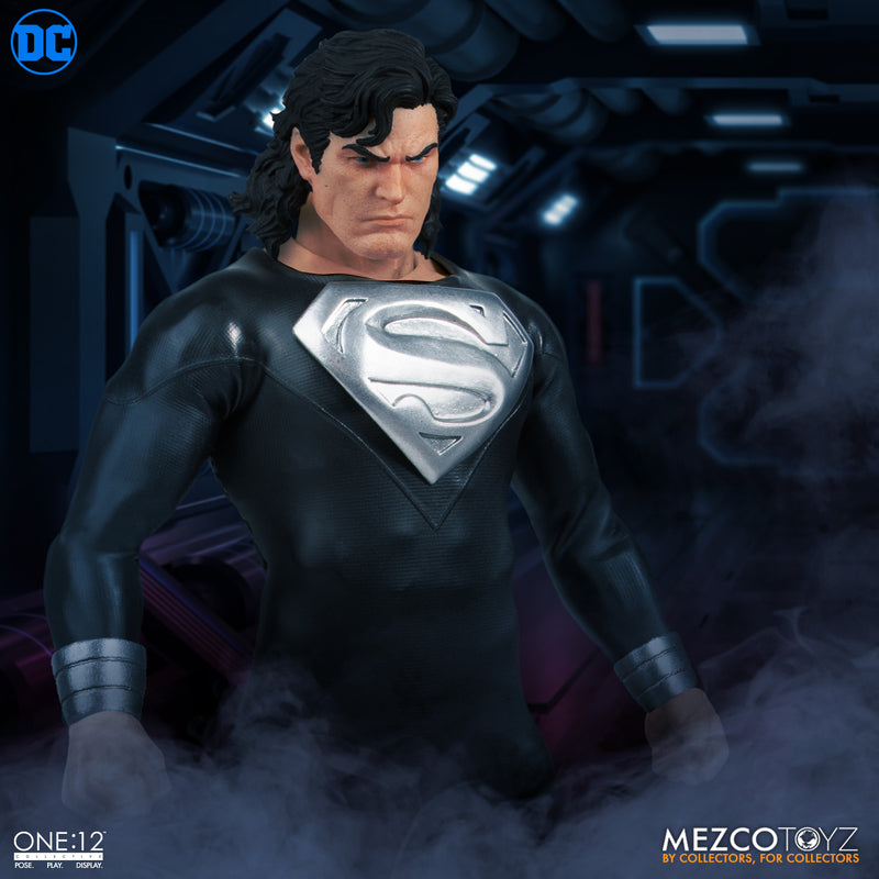 Mezco One: 12 Collective Superman: Recovery Suit Edition